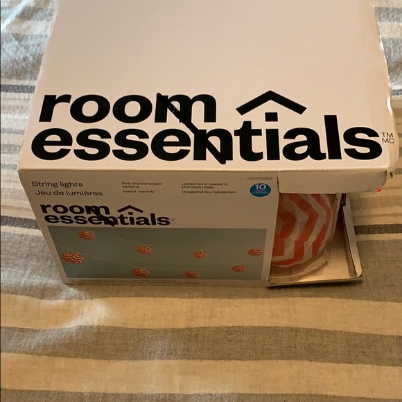 Room essentials pink and white string lights